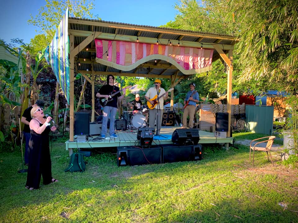 Lo Amps at Sister Street Stage